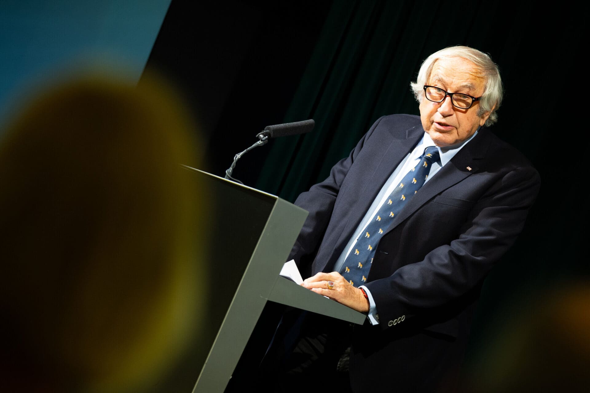 Treichlpreis 2025 Der Präsident des Roten Kreuzes hält eine Rede.